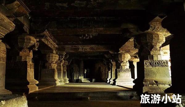 印度的莫高利洞窟 (Ajanta Caves, India)