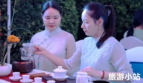 茶香四溢，乐享茗茶人生