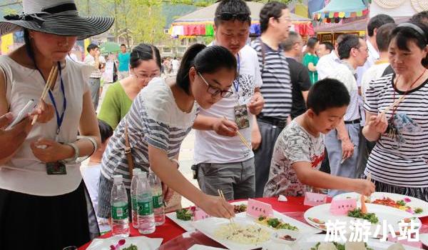 尝美食,感受民俗