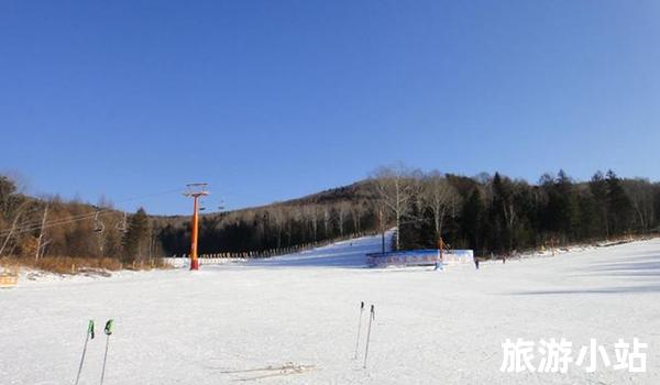 梅花山滑雪度假村