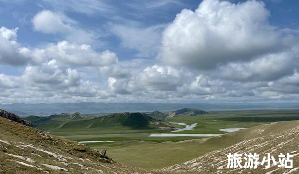 巴音州和静巴音布鲁克景区（天坑地缝）