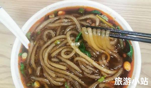 酸辣粉与牛肉面