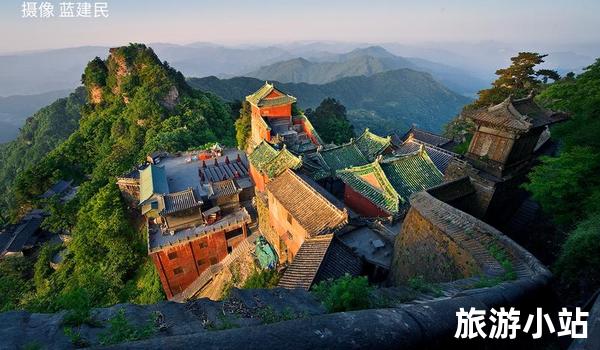 十堰市武当山风景区（拔地双龙）