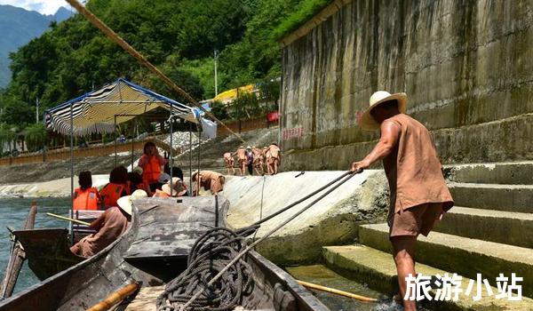 恩施州神龙溪纤夫文化旅游区（一溪两岸，一水三桥）