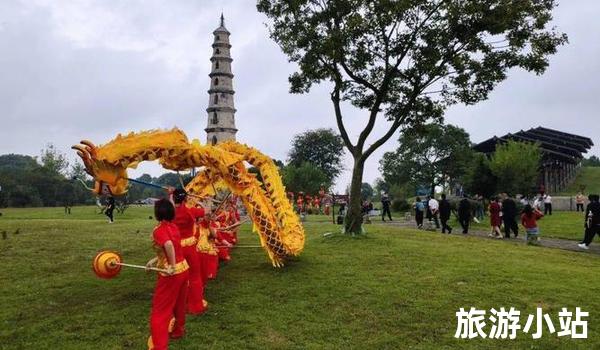 体验民俗活动，加入当地节日