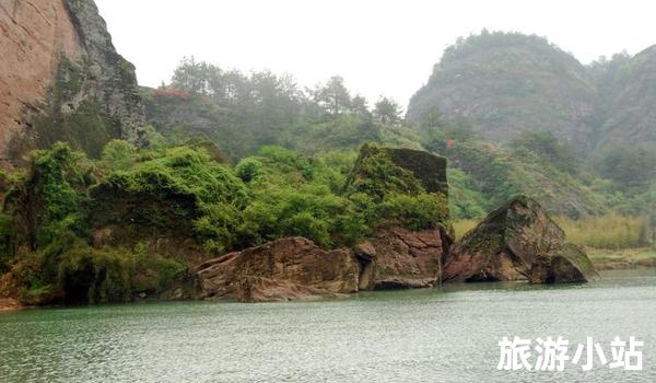 鹰潭市龙虎山旅游景区介绍（探索自然魅力）