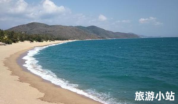  苍山碧水，船游琼州海峡