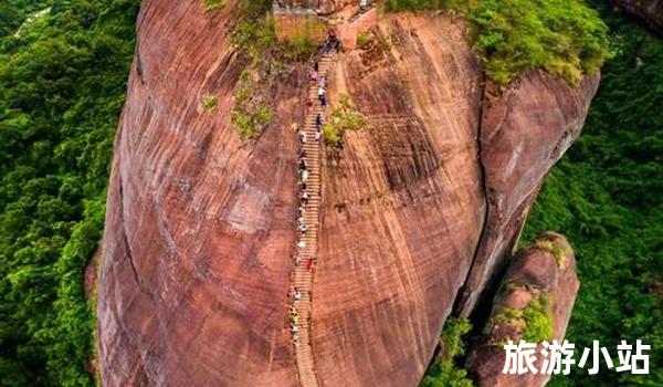 国内好玩的地方适合旅游的地方（独具特色）