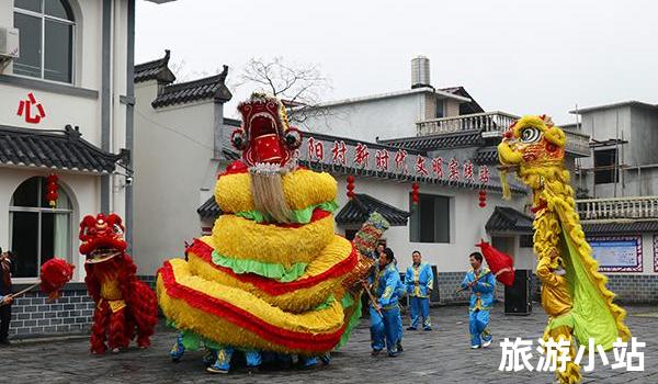 体验当地民俗活动