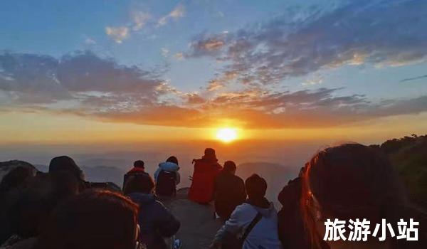 泰山（峰顶与日出）