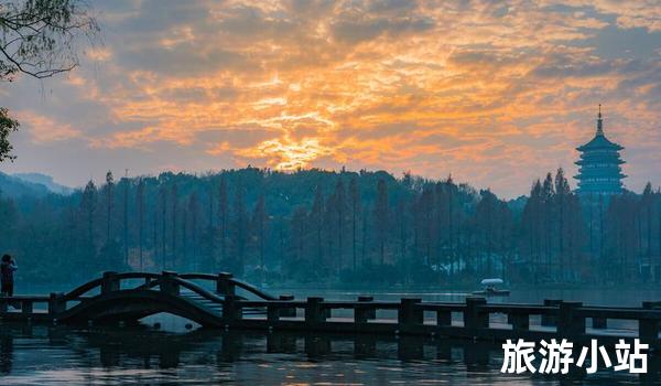 雷峰夕照