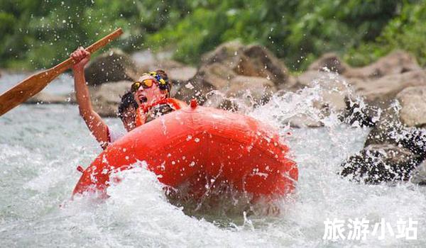 户外运动：怪石峡谷漂流