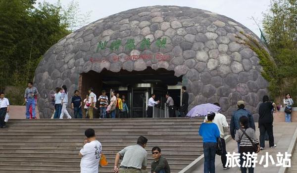 南阳市西峡伏牛山老界岭·恐龙遗址园旅游区，探秘史前文明