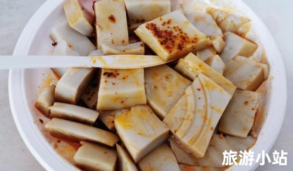 “风味小吃”口感十足——板筋、花卷、红枣饽饽