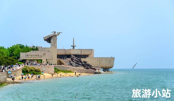 威海旅游必去景点推荐：海滨风光、文化古迹和美食享受